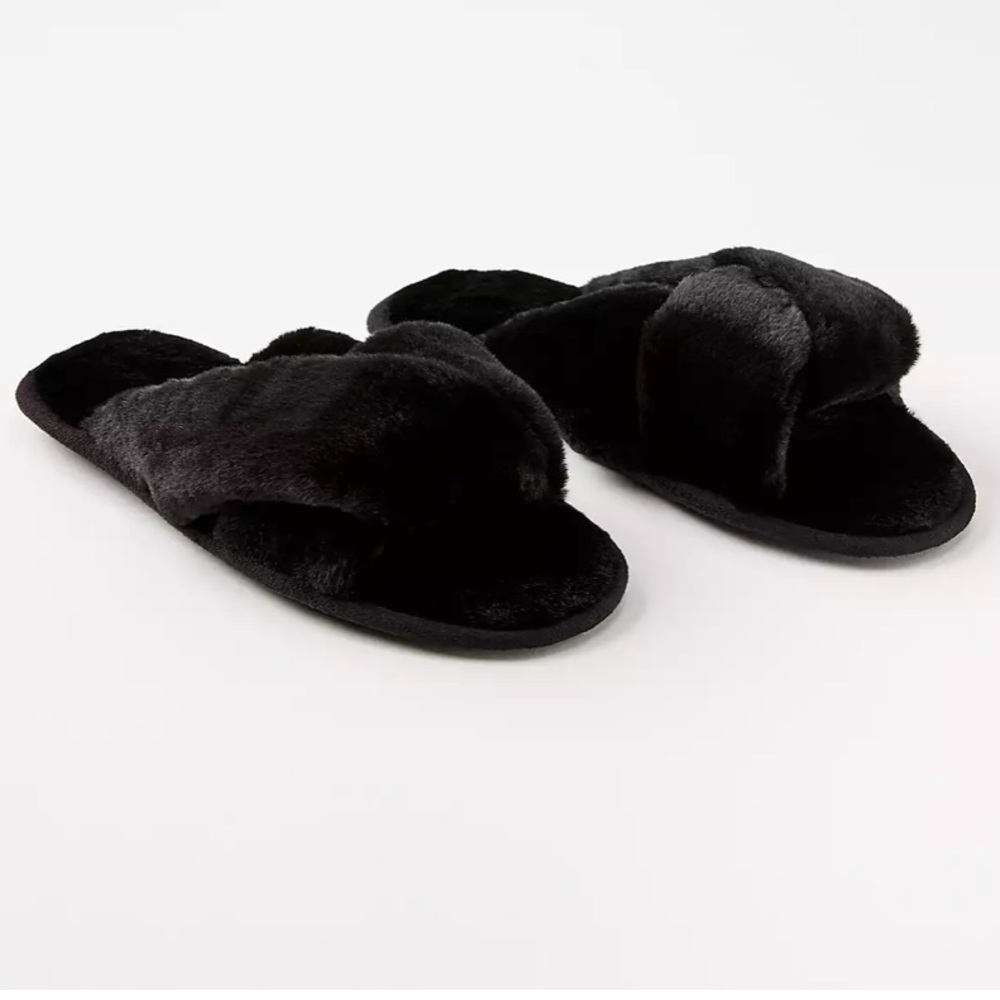 LOFT Faux Fur Twist Slippers
